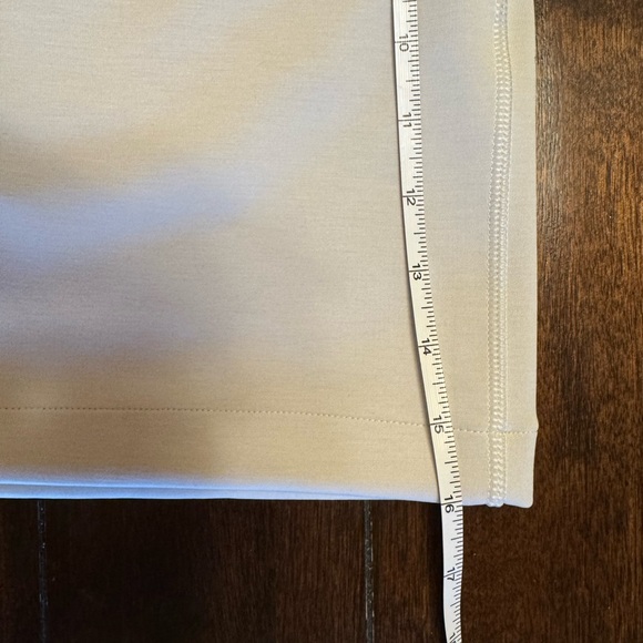 NWOT Lululemon Softstreme High-Rise Short 4" Mojave Tan - Picture 8 of 10